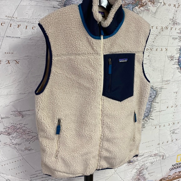 Patagonia Men’s Classic Retro-X Vest - Picture 2 of 4